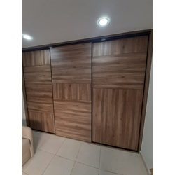 Armario a medida puertas corredera - Imagen 1